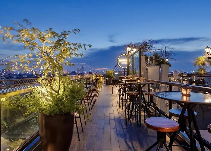 La Mejor & Sky Bar